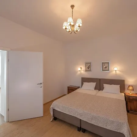 Musik - Historical Apartments, Baden