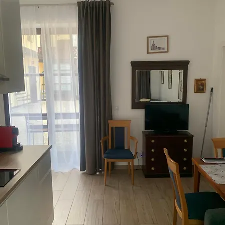 Musik - Historical Apartments, *