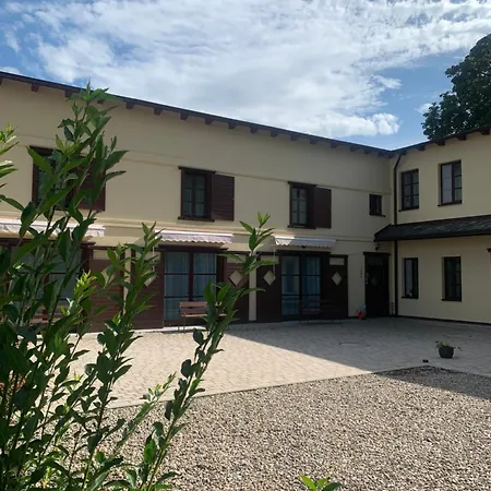 Musik - Historical Apartments,