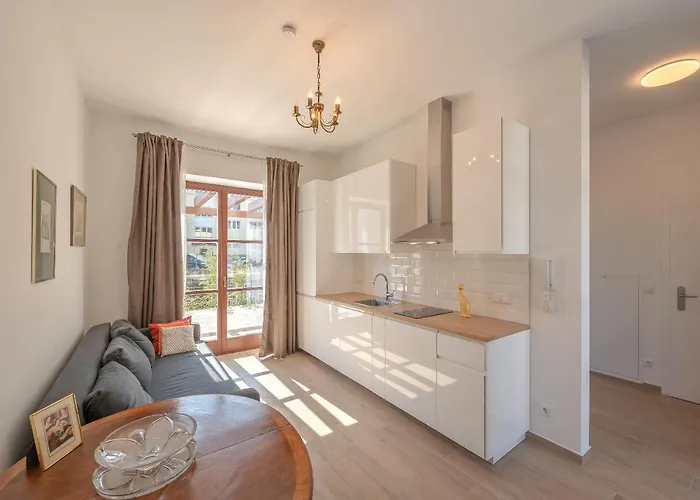 Musik - Historical Apartments, *