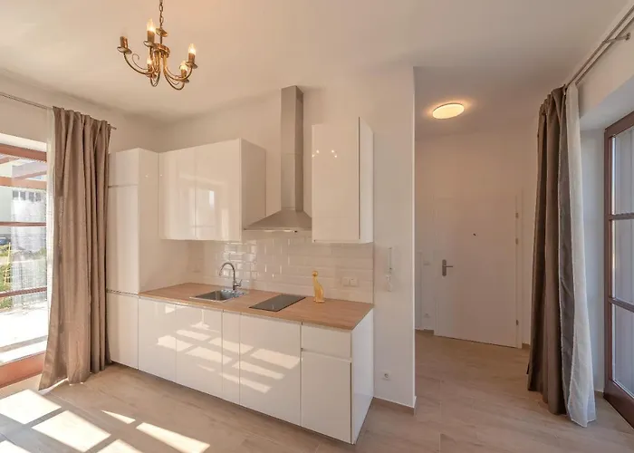 Musik - Historical Apartments, *