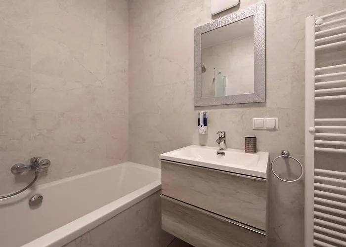 Musik - Historical Apartments, *