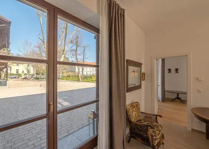 Musik - Historical Apartments,